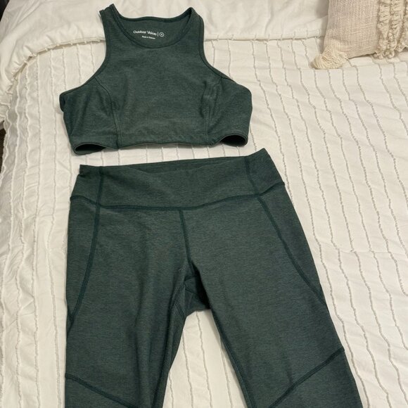 TWO PIECE SET (Leggings + Top) Outdoor Voices - Picture 3 of 4